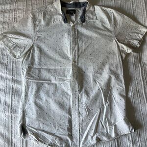 Wallin & Bros Men’s Short Sleeve Button-Down Shirt in White with Navy Accents